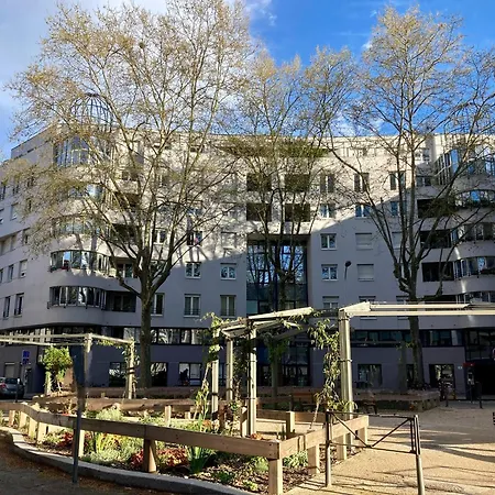 Junior Avec Balcon * Lyon