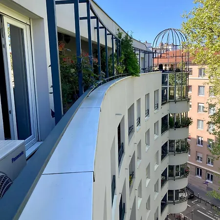 Junior Avec Balcon Lyon